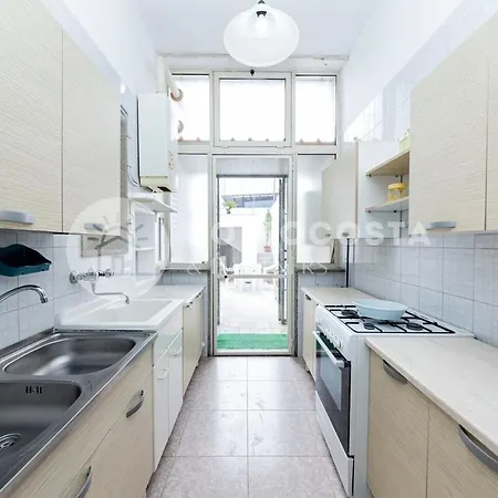 Barbarella's Flat - Daire