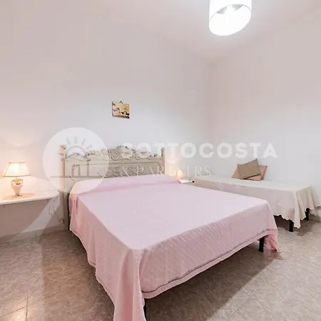Daire Barbarella's Flat - *